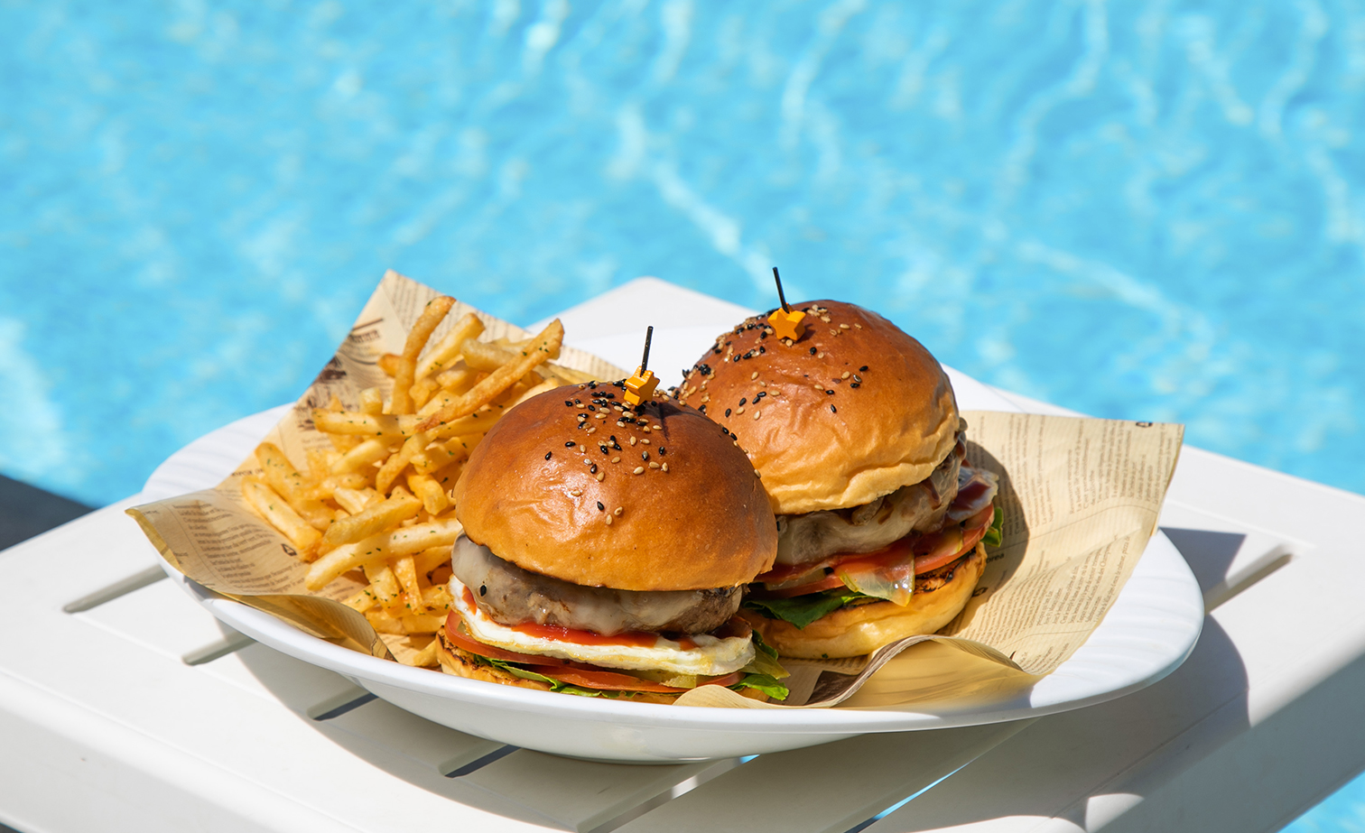 Funfields Waterpark Food Burger 1512x923